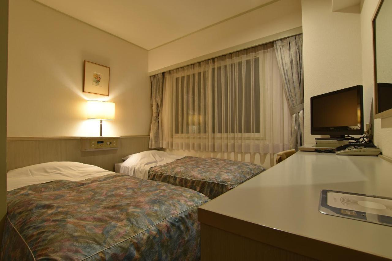 City Park Hotel Хатинохе Экстерьер фото